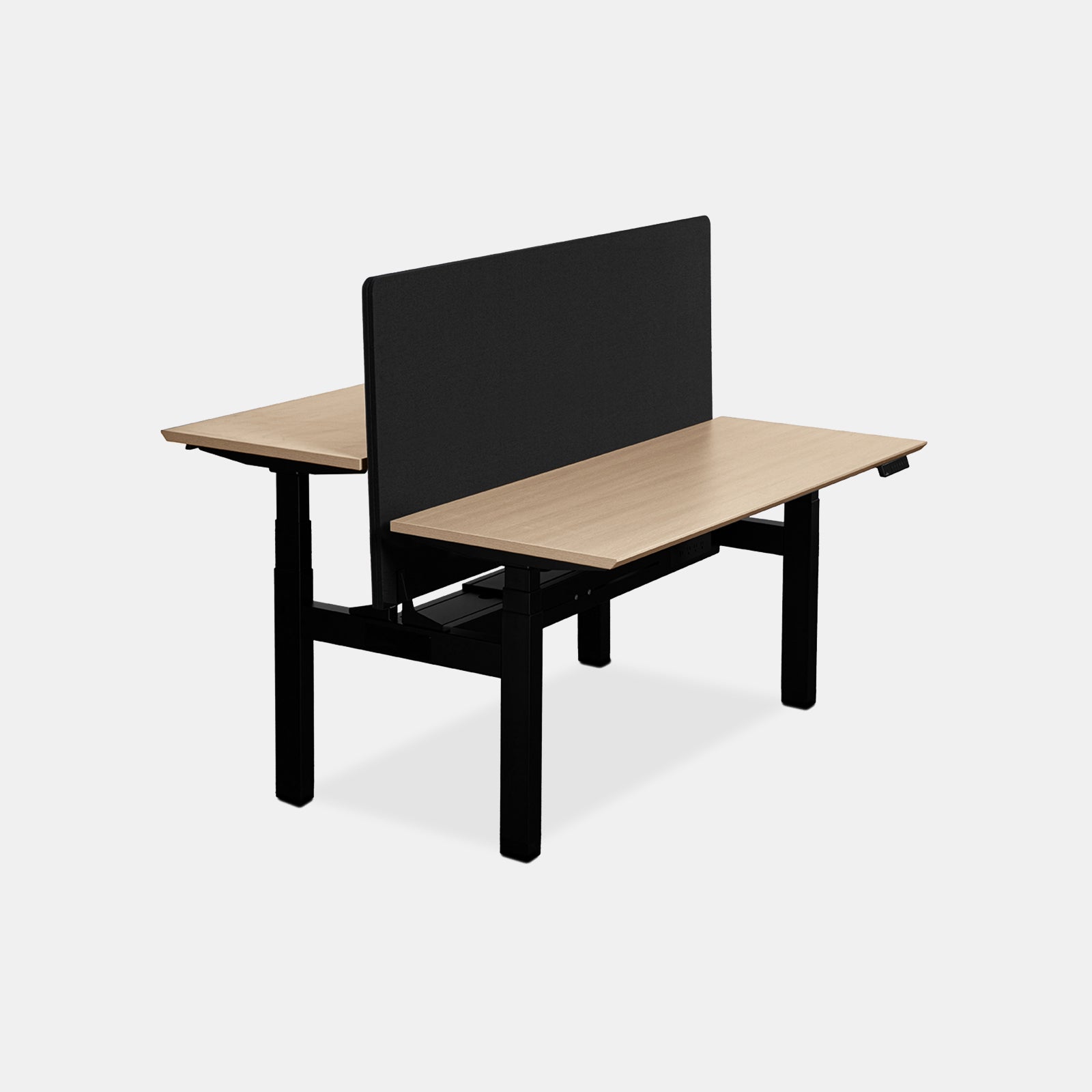 Desk for two monitors: what matters most for daily comfort